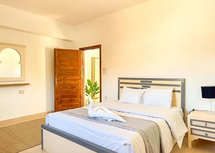 Sea Breeze Apartmanhotel 4*